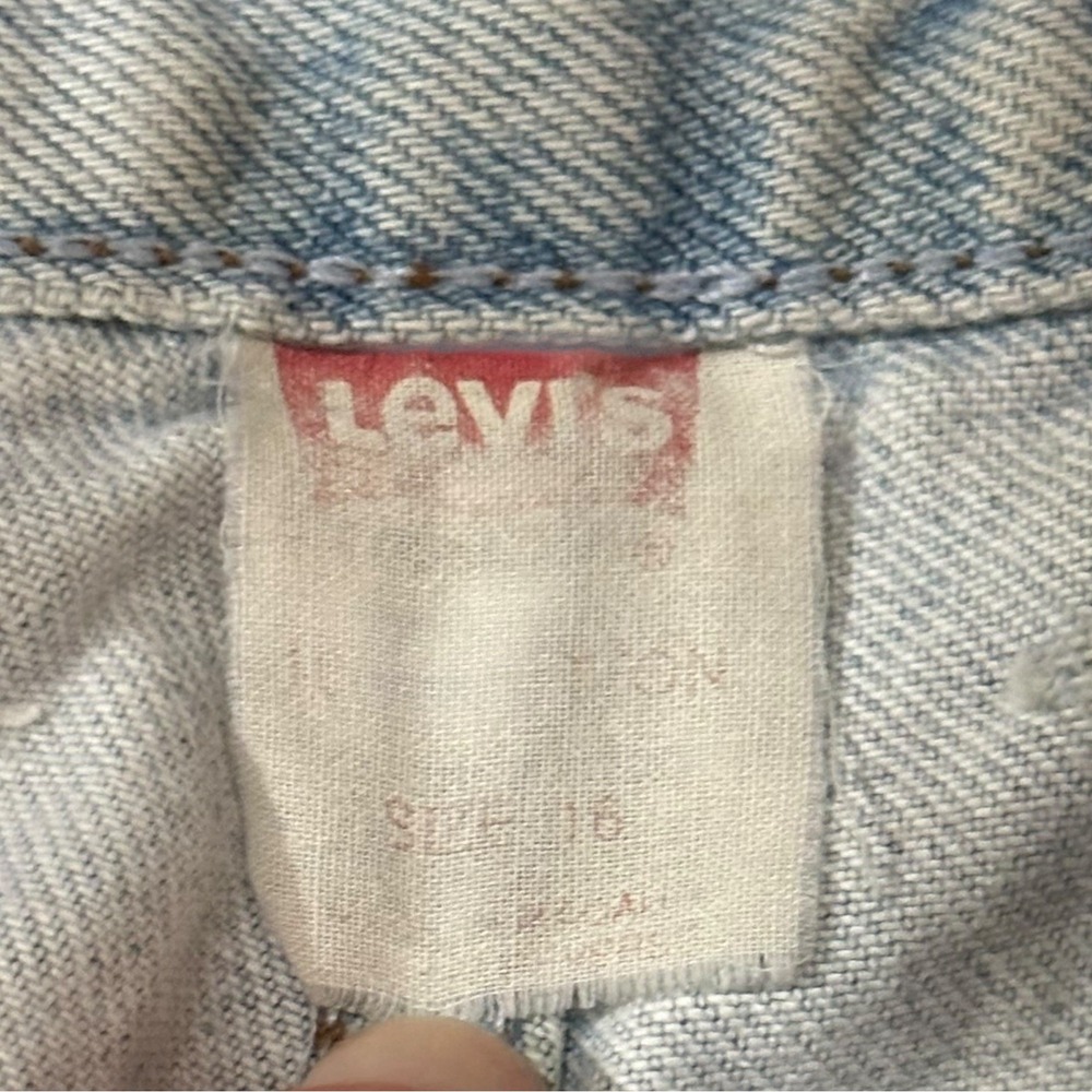 Distressed Vintage Levis High Waist Tapered Leg Mom Jeans Light Wash USA Made 16 - Picture 9 of 16
